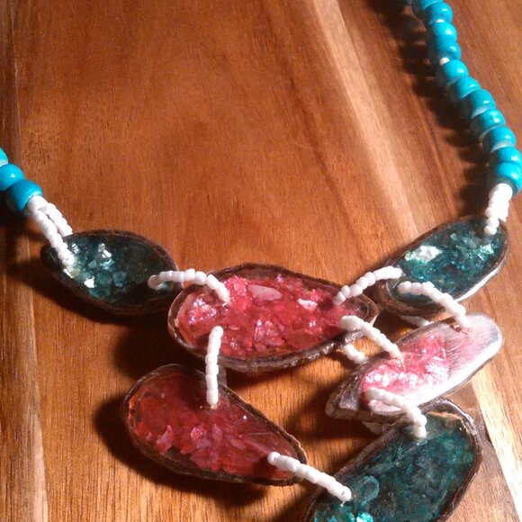 Multicolor Shell and Resin, Turquoise Color Beaded Necklace - Picture 4 of 15